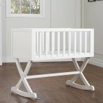 simplistic-classic-wooden-bassinet